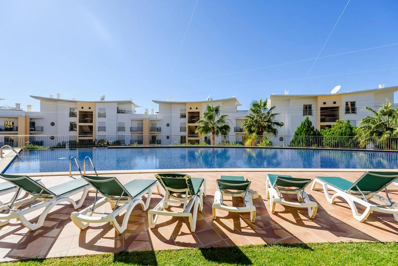 Bnb Homes Ocean View Apartment With Comfortable Terrace, 2 Swimming Pools & Tennis Court Albufeira Portugal