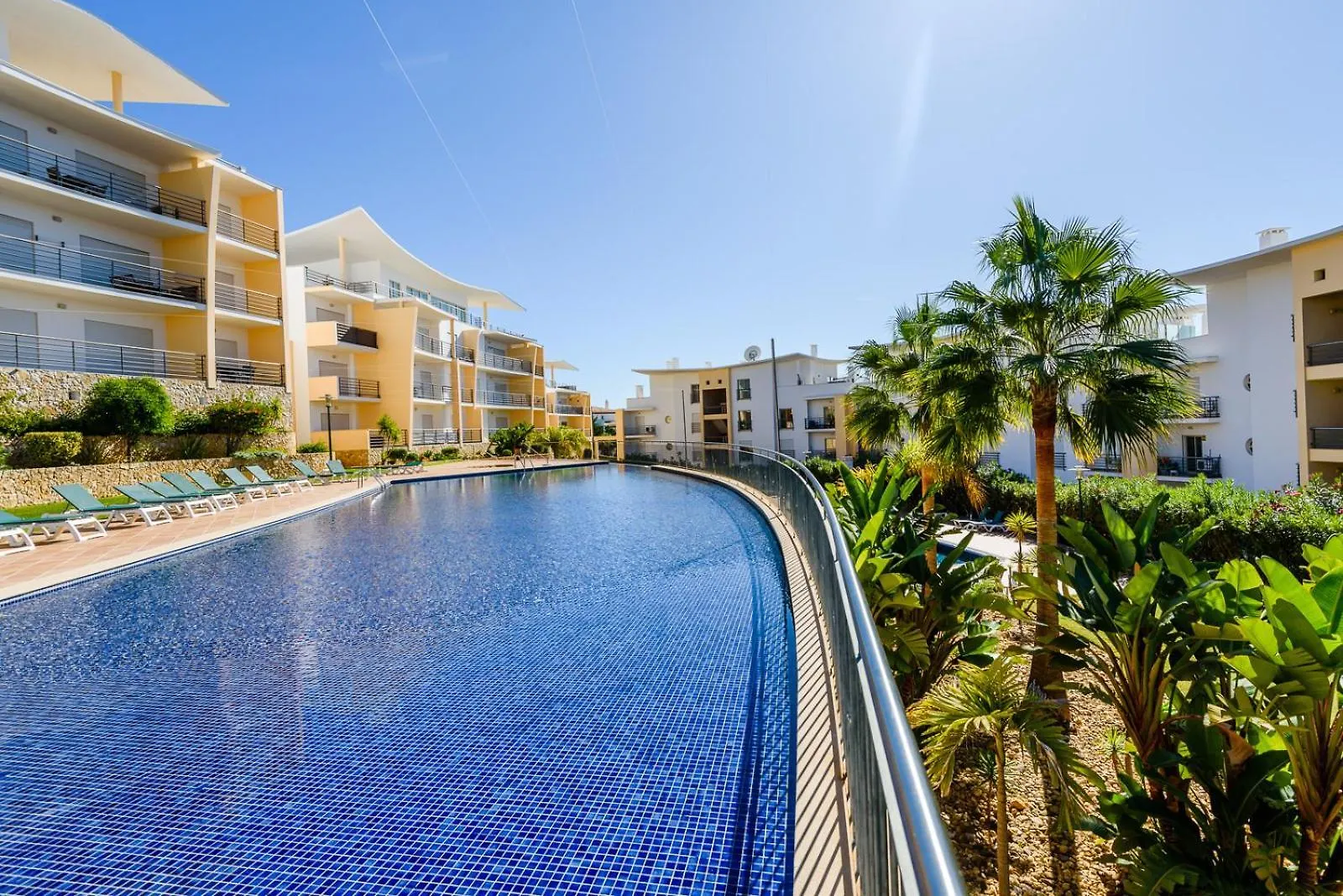 Bnb Homes Ocean View Apartment With Comfortable Terrace, 2 Swimming Pools & Tennis Court Albufeira