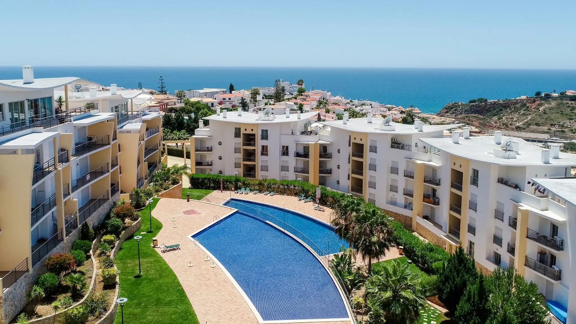 Bnb Homes Ocean View Apartment With Comfortable Terrace, 2 Swimming Pools & Tennis Court Albufeira
