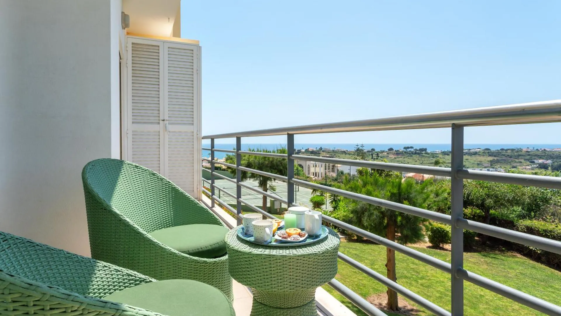 Bnb Homes Ocean View Apartment With Comfortable Terrace, 2 Swimming Pools & Tennis Court Albufeira