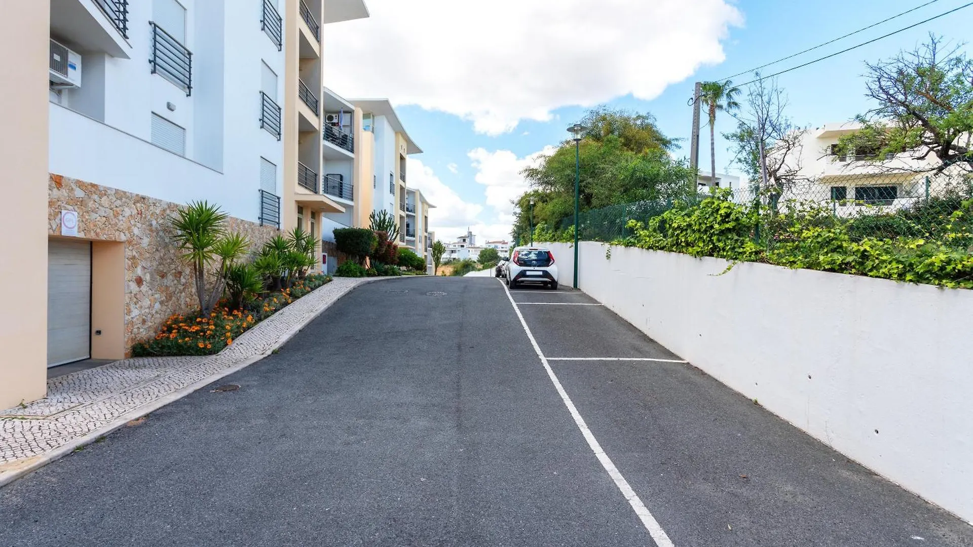 Bnb Homes Ocean View Apartment With Comfortable Terrace, 2 Swimming Pools & Tennis Court Albufeira
